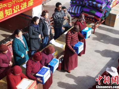 攜手民企送暖心服務 西藏婦聯“巾幗關愛”活動進寺廟