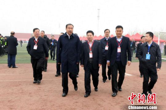 山西醫(yī)衛(wèi)招聘會(huì)吸引2萬(wàn)余人應(yīng)聘 官方首次為民營(yíng)醫(yī)院招才搭臺(tái) 山西醫(yī)衛(wèi)招聘會(huì)吸引2萬(wàn)余人應(yīng)聘 官方首次為民營(yíng)醫(yī)院招才搭臺(tái)