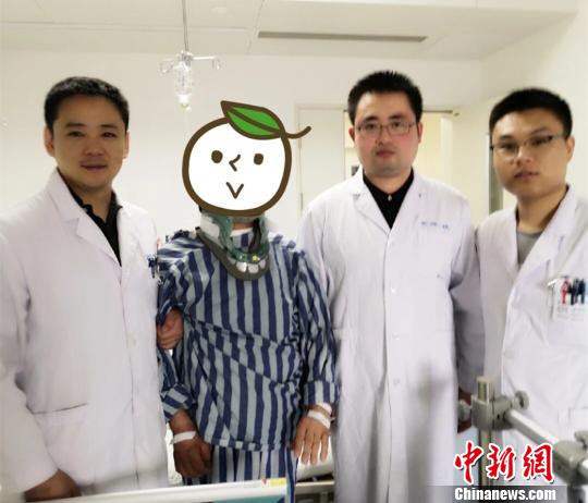 常州醫(yī)生利用MR技術(shù)做手術(shù) 宛如科幻大片 常州醫(yī)生利用MR技術(shù)做手術(shù) 宛如科幻大片
