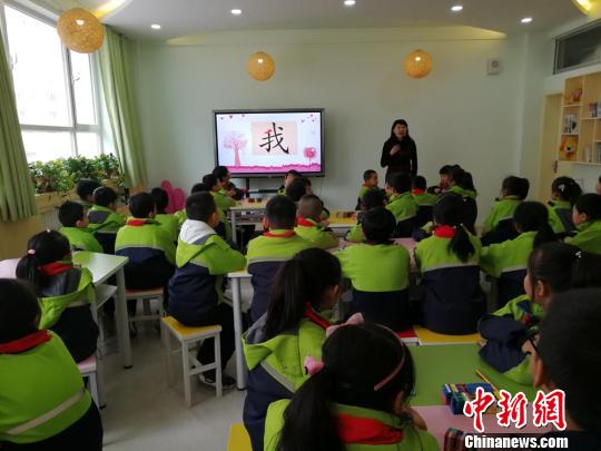 蘭州關注未成年人心理健康 設輔導站引導學生陽光成長-易網健康<a href=http://www.fnaogov.cn/jkys/ target=_blank class=infotextkey>養生</a>網 蘭州關注未成年人心理健康 設輔導站引導學生陽光成長