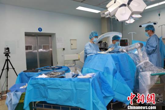 5G骨科機器人多中心聯(lián)合遠程手術(shù)完成-易網(wǎng)健康<a href=http://www.fnaogov.cn/jkys/ target=_blank class=infotextkey>養(yǎng)生</a>網(wǎng) 5G骨科機器人多中心聯(lián)合遠程手術(shù)完成