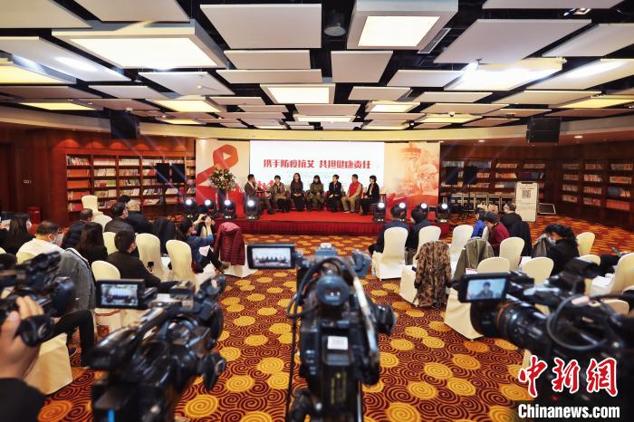 北京紅絲帶之家發布“高校防艾二維碼”-易網健康養生網 北京紅絲帶之家發布“高校防艾二維碼”