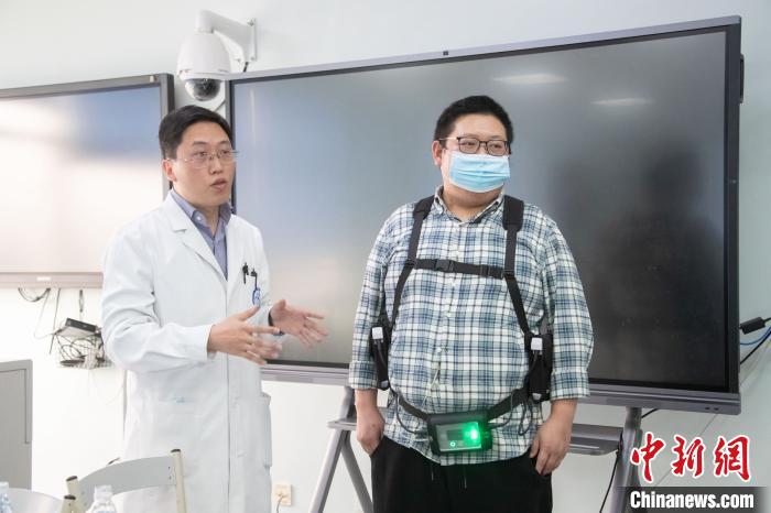 四川首例第三代植入式磁液懸浮人工心臟患者順利出院-易網(wǎng)健康<a href=http://www.fnaogov.cn/jkys/ target=_blank class=infotextkey>養(yǎng)生</a>網(wǎng) 四川首例第三代植入式磁液懸浮人工心臟患者順利出院