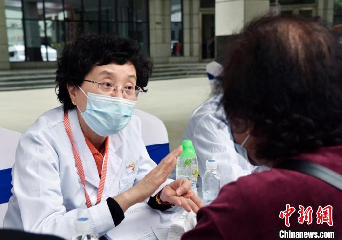 “健康中國”MMC西部行啟動 聚焦基層慢病管理分級診療-易網健康<a href=http://www.fnaogov.cn/jkys/ target=_blank class=infotextkey>養生</a>網 “健康中國”MMC西部行啟動 聚焦基層慢病管理分級診療