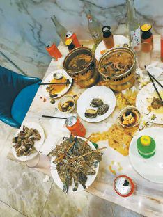浪費(fèi)食物可恥自助更應(yīng)光盤
