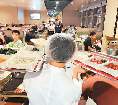 你打卡過“網紅餐廳”嗎？（網上中國）