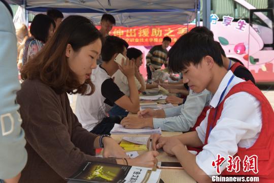 中國無償獻血居全球前列你曾為愛伸出手臂嗎？