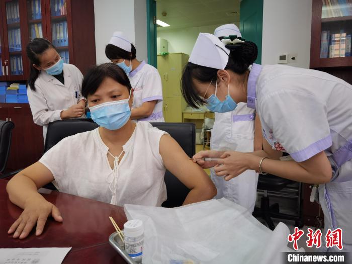 福建協和醫(yī)院同日迎來兩名造血干細胞捐獻者-易網健康<a href=http://www.fnaogov.cn/jkys/ target=_blank class=infotextkey>養(yǎng)生</a>網 福建協和醫(yī)院同日迎來兩名造血干細胞捐獻者