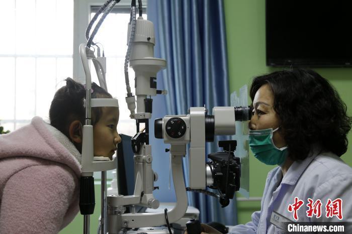 世界愛眼日:拿什么拯救我們的“小眼鏡”?-易網健康養生網 世界愛眼日:拿什么拯救我們的“小眼鏡”?