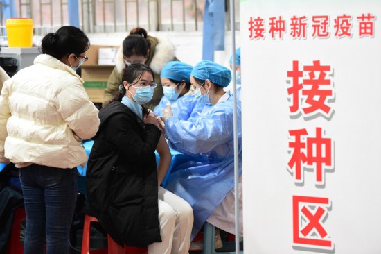 新冠疫苗作用多大？為何啟動序貫加強(qiáng)免疫？權(quán)威專家詳解疫苗接種熱點(diǎn)