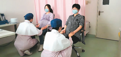 用芳香呵護(hù)患者 以人文加強(qiáng)護(hù)理（健康中國 奮發(fā)有為）