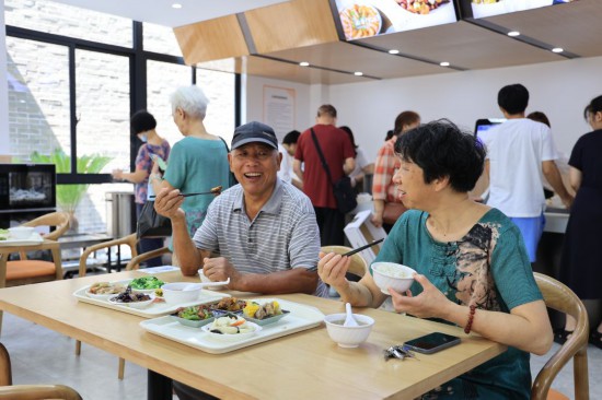 錨定現(xiàn)代化 改革再深化丨這個(gè)食堂“蠻好的”