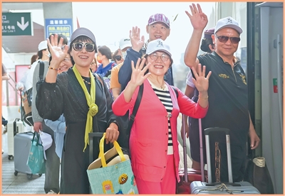 銀發(fā)旅游,如何適老又悅老?(深閱讀·文旅新觀(guān)察)-易網(wǎng)健康<a href=http://www.fnaogov.cn/jkys/ target=_blank class=infotextkey>養(yǎng)生</a>網(wǎng) 銀發(fā)旅游,如何適老又悅老?(深閱讀·文旅新觀(guān)察)