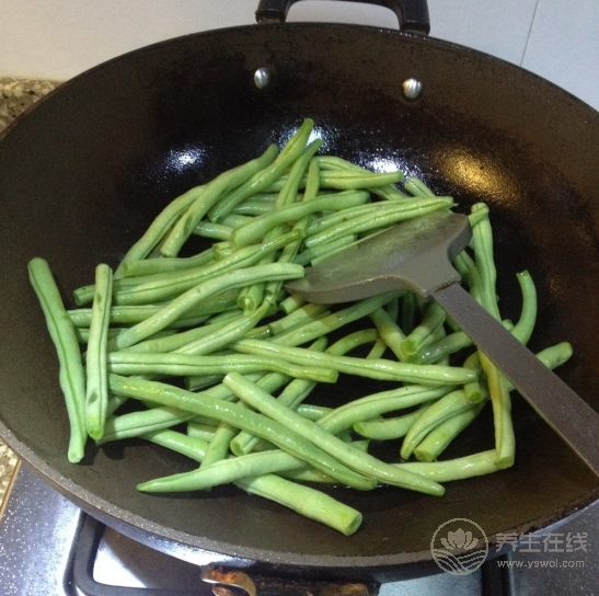 豆角燉肉制作方法？