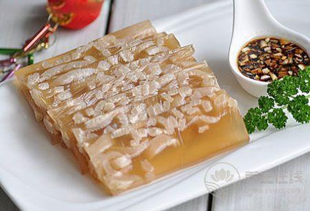 豬皮美容養(yǎng)顏又營(yíng)養(yǎng) 教你幾款家常豬皮食譜