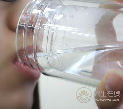 起床先刷牙還是先喝水？超9成人不知道