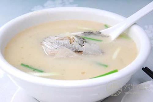 鯽魚湯有哪些簡單的做法 鯽魚湯的簡易做法