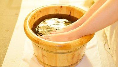 泡腳對于身體的好處以及需要注意的事項