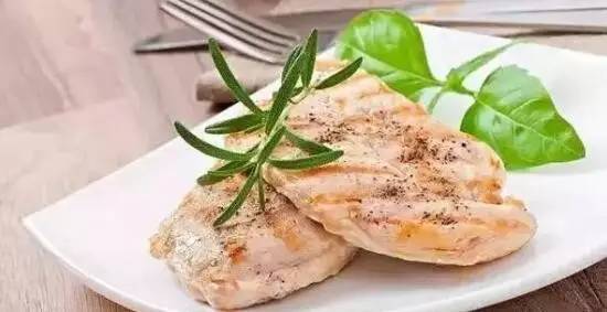 水煮雞胸肉應該如何定制減肥食譜
