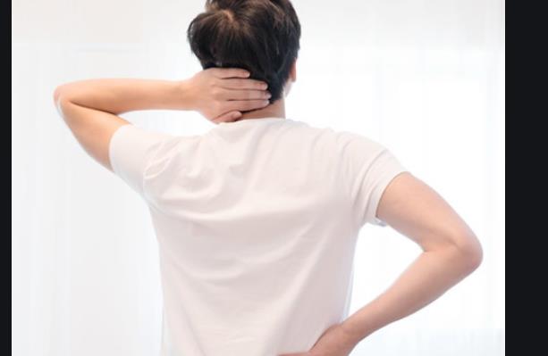 男性蛋疼出現睪丸疼痛情況容易引起哪些疾病-易網健康<a href=http://www.fnaogov.cn/jkys/ target=_blank class=infotextkey>養生</a>網 男性蛋疼出現睪丸疼痛情況容易引起哪些疾病