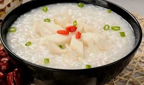 夏季避免中暑養(yǎng)生的重點注意飲食和心情