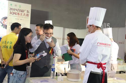 怎樣煲養生湯?廣州琶洲這里有民俗高手 當場解讀和制做!-易網健康養生網 怎樣煲養生湯?廣州琶洲這里有民俗高手 當場解讀和制做!