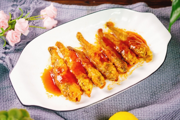 小黃魚的營養(yǎng)價值及功效與作 小黃魚是海魚嗎