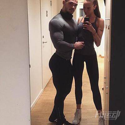 脖子以下全是腿，這位34歲辣媽腿長108cm！