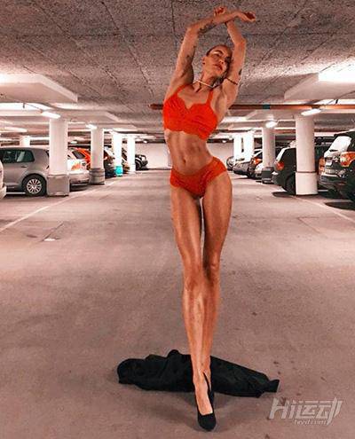 脖子以下全是腿，這位34歲辣媽腿長108cm！
