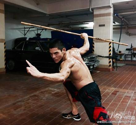 向華強(qiáng)兒子向佐從大胖子減肥型男故事