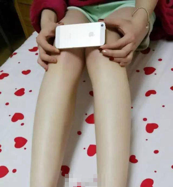 美女真會玩 曬i6腿的話題又火了