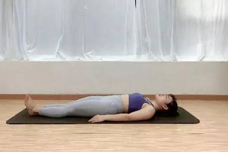 頸椎病的自我治療方法，跟著瑜伽初入門(mén)教學(xué)視頻來(lái)學(xué)習(xí)