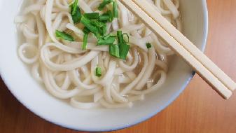 怎么才能夠讓自己少吃點(diǎn)?了解自己食欲-易網(wǎng)健康<a href=http://www.fnaogov.cn/jkys/ target=_blank class=infotextkey>養(yǎng)生</a>網(wǎng) 怎么才能夠讓自己少吃點(diǎn)?了解自己食欲