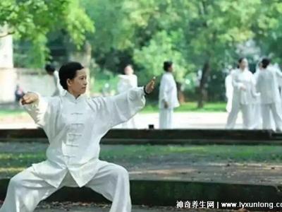 四種人不宜練太極，心臟病/關(guān)節(jié)炎/腰椎間盤(pán)突出(中老年人需知)