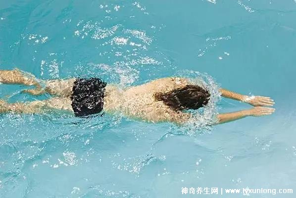 游泳對(duì)身體有什么好處和壞處，增強(qiáng)抵抗力/減肥(誘發(fā)眼耳部疾病)