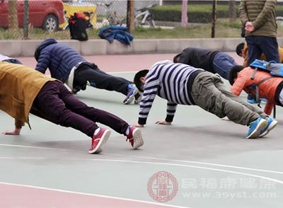 經(jīng)常做俯臥撐身體會(huì)有什么變化 不妨了解下