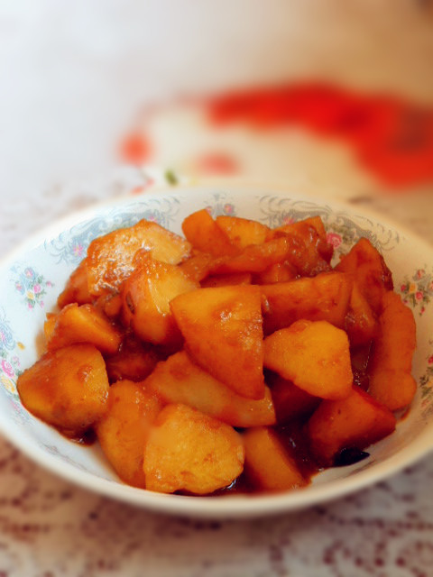土豆燉蘿卜的做法-家常味燉菜譜-易網(wǎng)健康養(yǎng)生網(wǎng) 土豆燉蘿卜的做法-家常味燉菜譜
