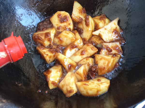 土豆燉蘿卜的做法-家常味燉菜譜-易網(wǎng)健康養(yǎng)生網(wǎng) 土豆燉蘿卜的做法-家常味燉菜譜