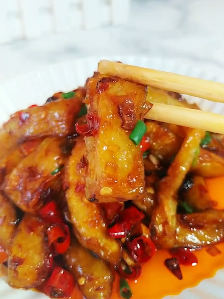 魚香茄條的做法-家常味炒菜譜-易網(wǎng)健康養(yǎng)生網(wǎng) 魚香茄條的做法-家常味炒菜譜