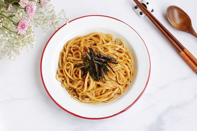 蔥油面的做法-咸鮮味拌菜譜-易網(wǎng)健康養(yǎng)生網(wǎng) 蔥油面的做法-咸鮮味拌菜譜
