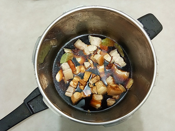 豆角鍋粘卷子的做法-家常味燉菜譜-易網健康養生網 豆角鍋粘卷子的做法-家常味燉菜譜