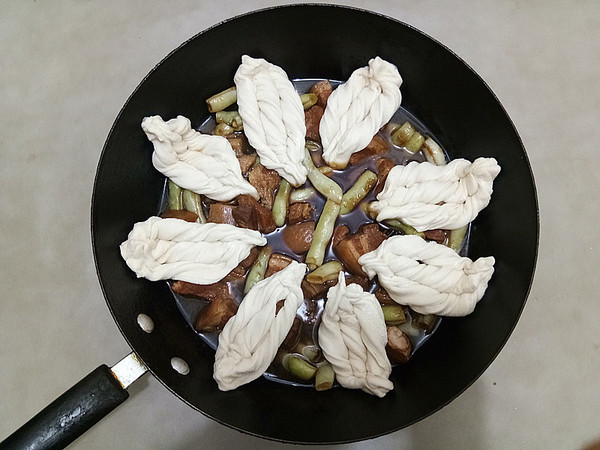豆角鍋粘卷子的做法-家常味燉菜譜-易網健康養生網 豆角鍋粘卷子的做法-家常味燉菜譜