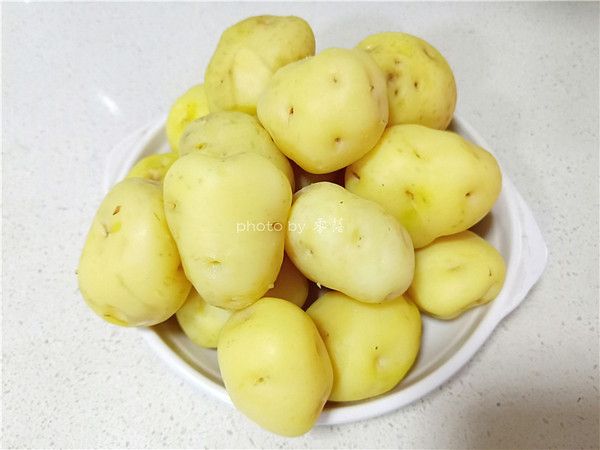 土豆蛋兒的做法-家常味蒸菜譜-易網健康養(yǎng)生網 土豆蛋兒的做法-家常味蒸菜譜