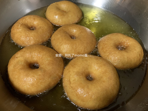 甜了個甜甜圈的做法-甜味炸菜譜-易網(wǎng)健康養(yǎng)生網(wǎng) 甜了個甜甜圈的做法-甜味炸菜譜