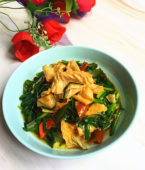 韭菜炒油豆皮的做法-家常味炒菜譜-易網健康養生網 韭菜炒油豆皮的做法-家常味炒菜譜