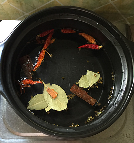 辣鹵雞胗的做法-香辣味鹵菜譜-易網健康養生網 辣鹵雞胗的做法-香辣味鹵菜譜