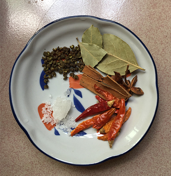 辣鹵雞胗的做法-香辣味鹵菜譜-易網健康養生網 辣鹵雞胗的做法-香辣味鹵菜譜