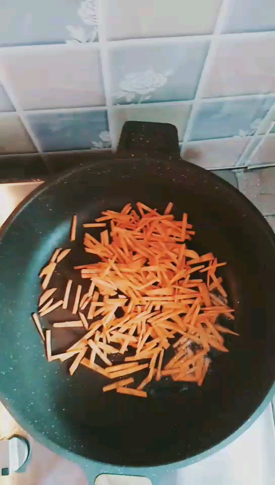 花樣“拌”夏，美味加倍【涼拌雞絲】的做法-咸鮮味拌菜譜