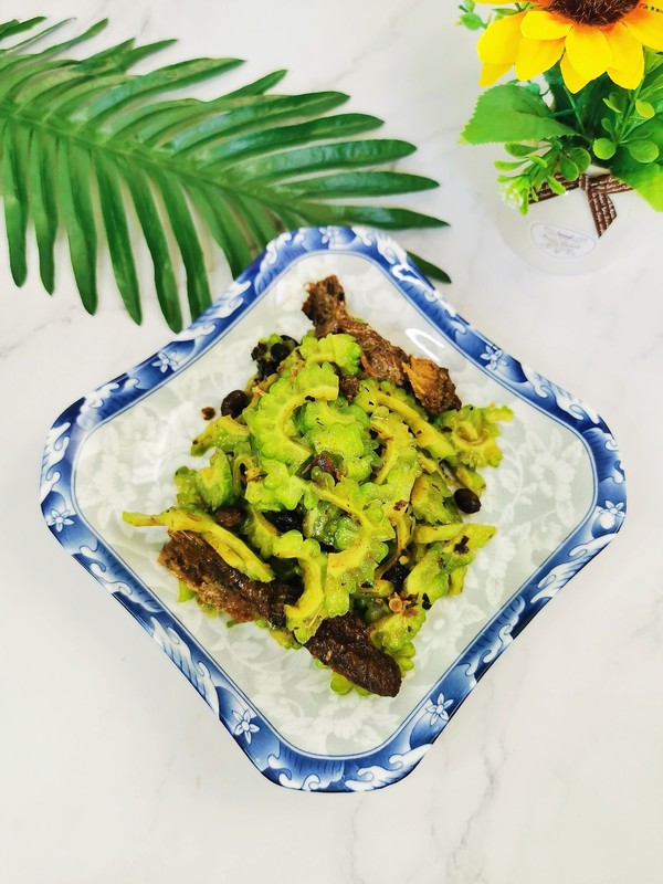 豆豉鯪魚拌苦瓜的做法-其它口味拌菜譜-易網(wǎng)健康養(yǎng)生網(wǎng) 豆豉鯪魚拌苦瓜的做法-其它口味拌菜譜