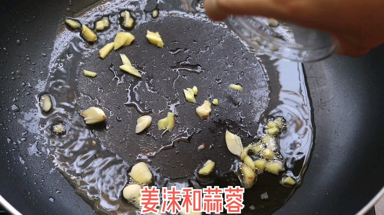 電飯煲排骨土豆飯的做法-咸鮮味煮菜譜